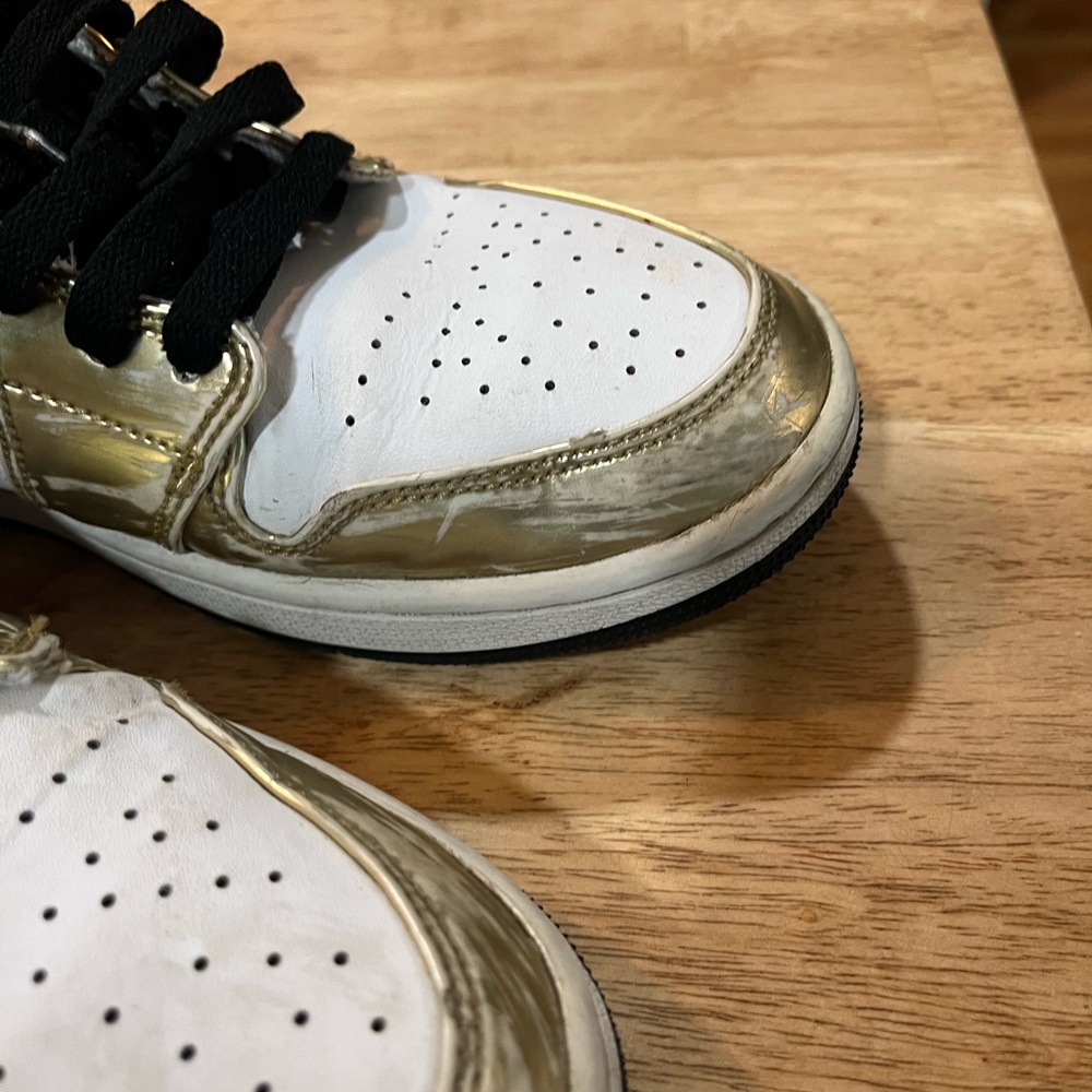 Size 9.5 - Jordan 1 Mid SE Metallic Gold 2020, Worn Nike Sneakers Shoes Rare - Picture 3 of 8